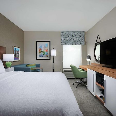 Hampton Inn Louisville/I-65/Brooks Road Exterior photo