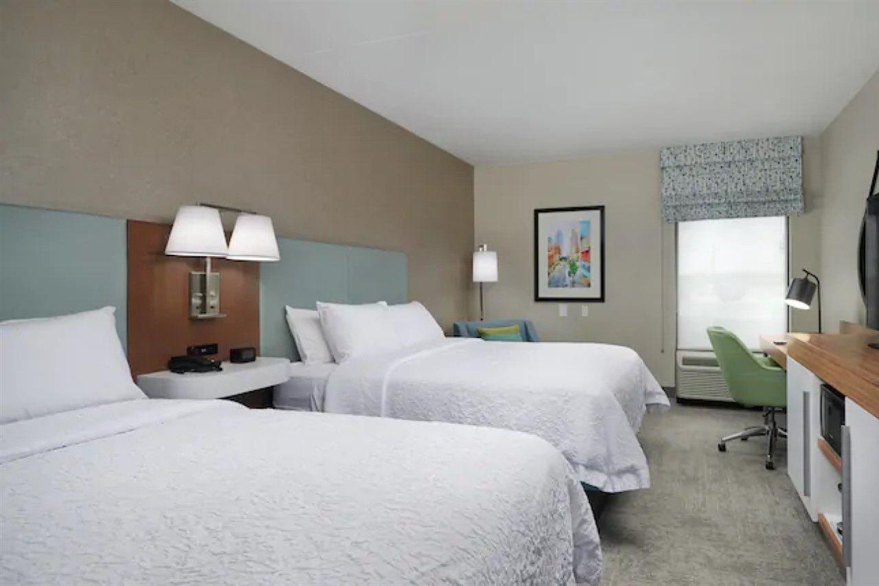 Hampton Inn Louisville/I-65/Brooks Road Exterior photo