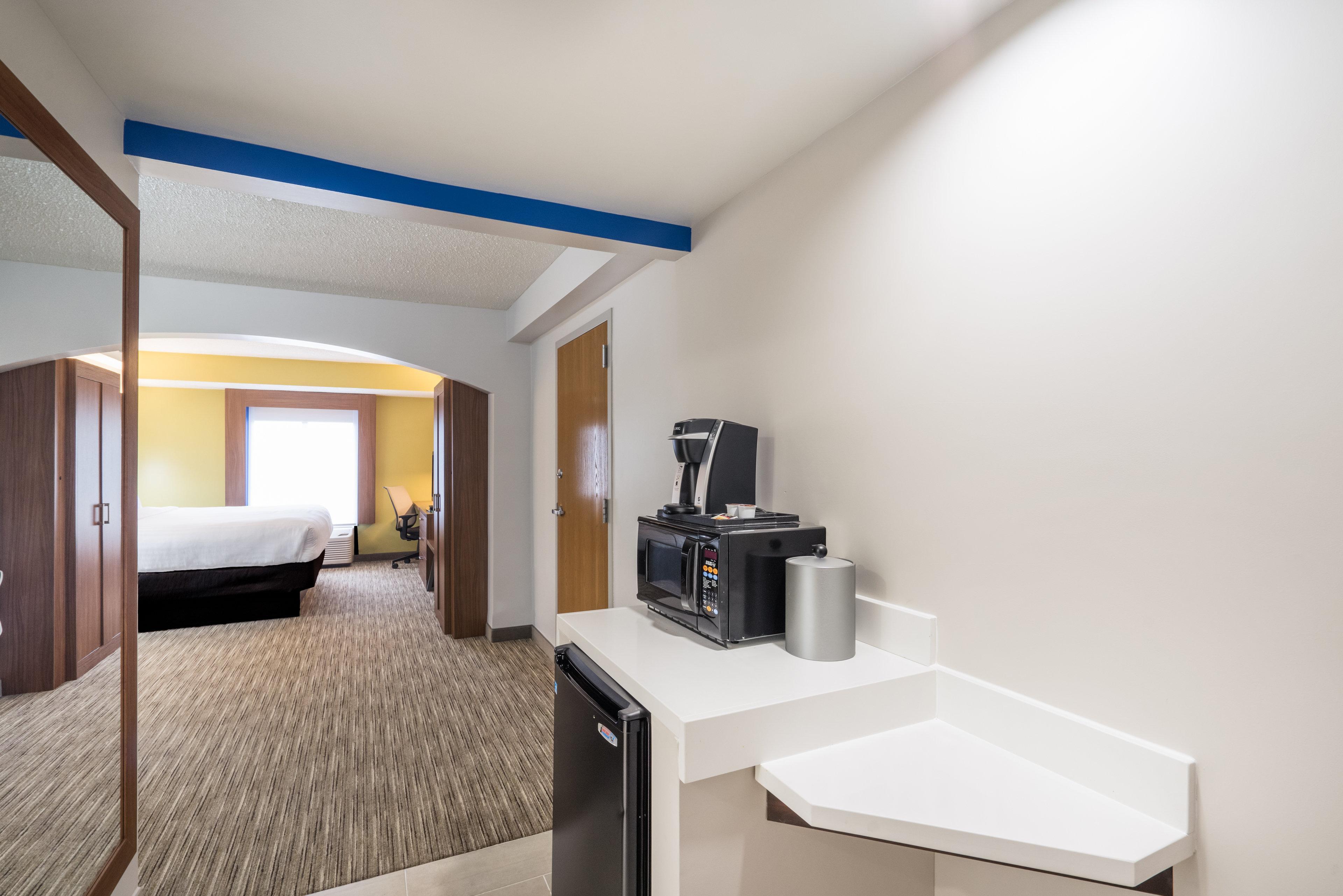 Hampton Inn Louisville/I-65/Brooks Road Exterior photo