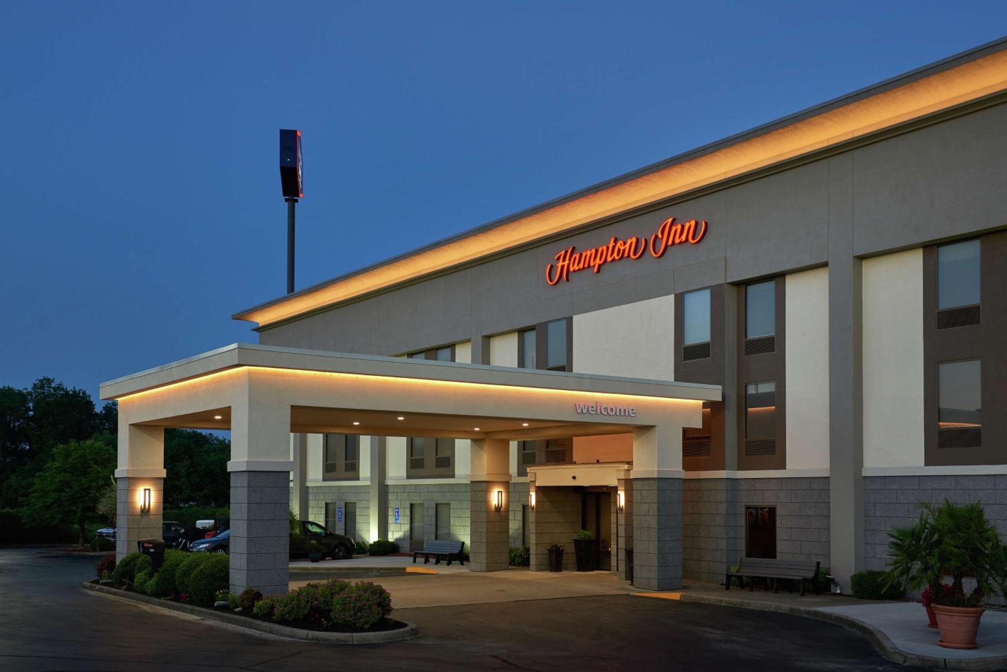 Hampton Inn Louisville/I-65/Brooks Road Exterior photo
